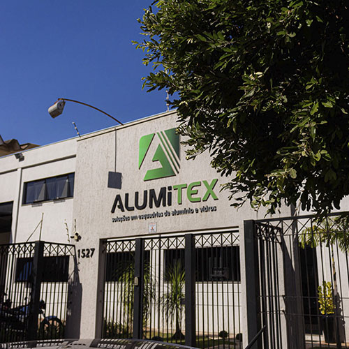 Esquadrias de alumínio para fachada - Alumitex